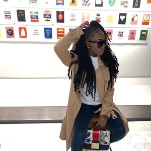 Meet your Posher, Kayla